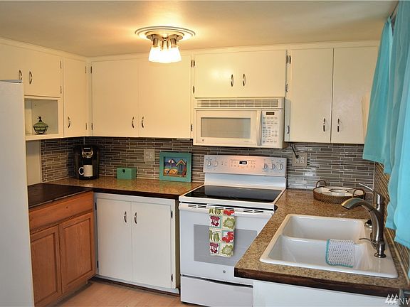 4th image of 3039 Hollywood Ave NE