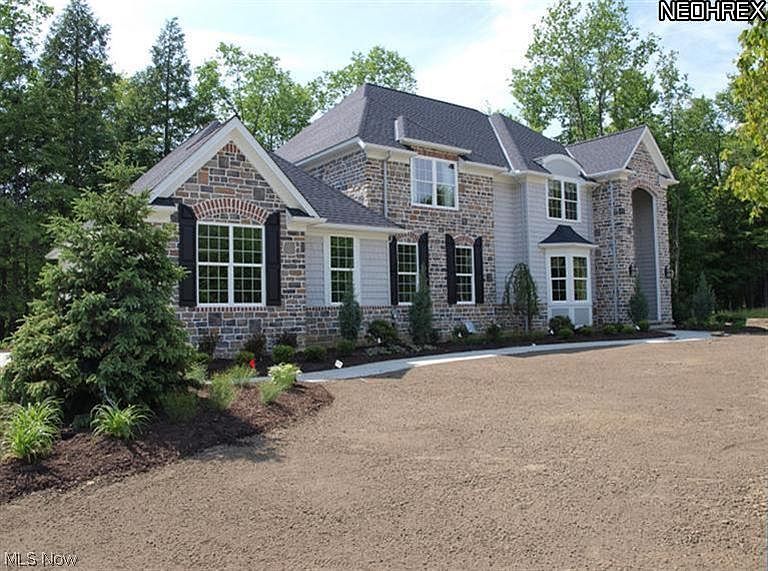 1st image of 32 S/l Botanica Ln