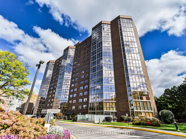 20 Baif Blvd #306, Richmond Hill, ON L4C 8T1