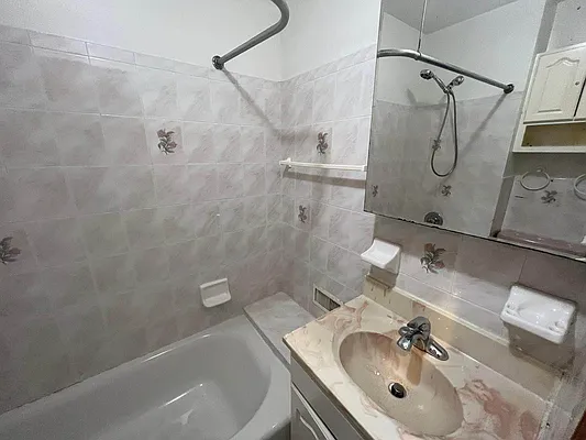 Rented by Delmark Realty LLC | media 15