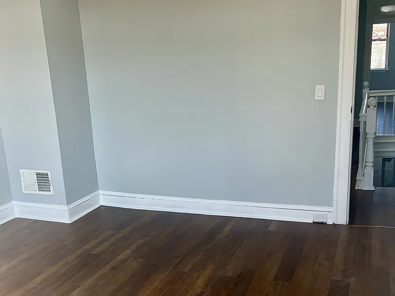 440 N Luzerne Ave — Photo 21