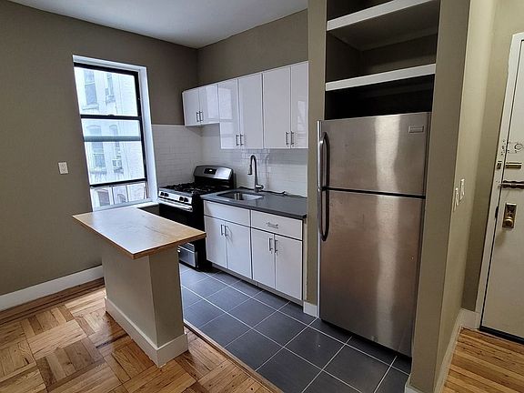3rd image of 3300 Bailey Ave APT A7