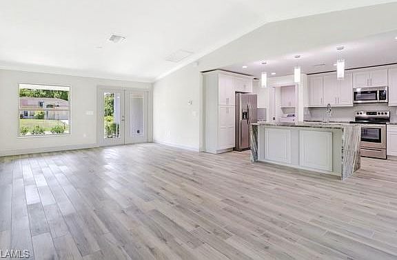 5th image of 2552 NW 20th Pl