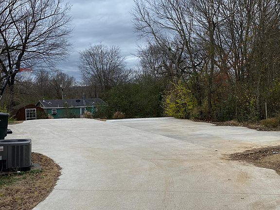 4th image of 1535 S Duncan Ave #2