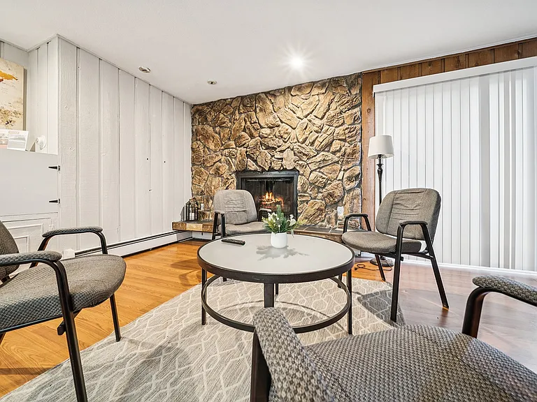 Nicole Apartments — Photo 21