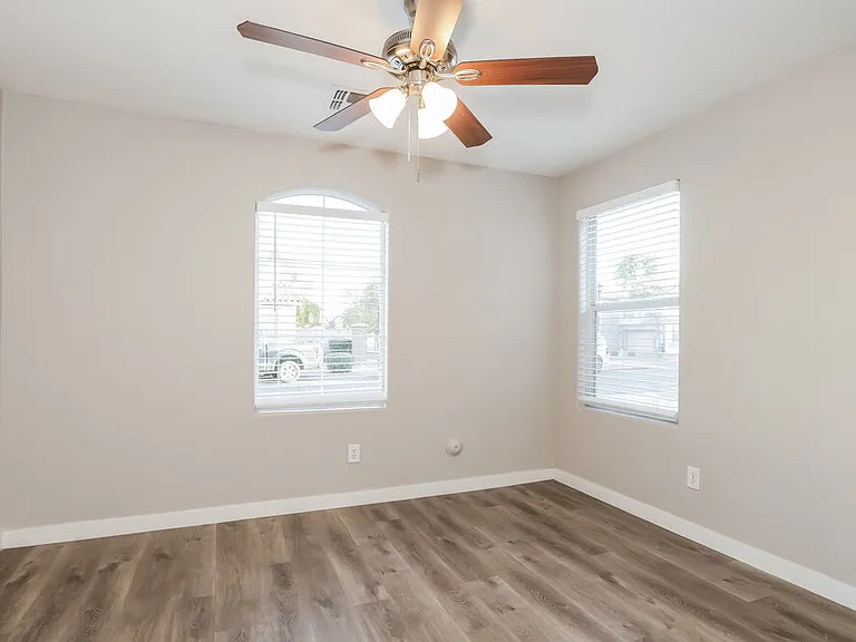 6628 W Monroe St — Photo 13