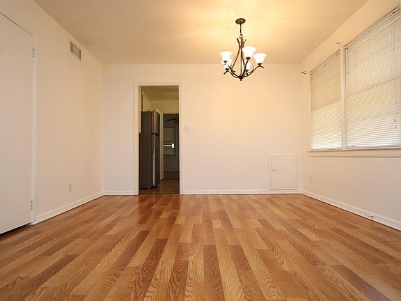 2nd image of 2321 Melrose Dr