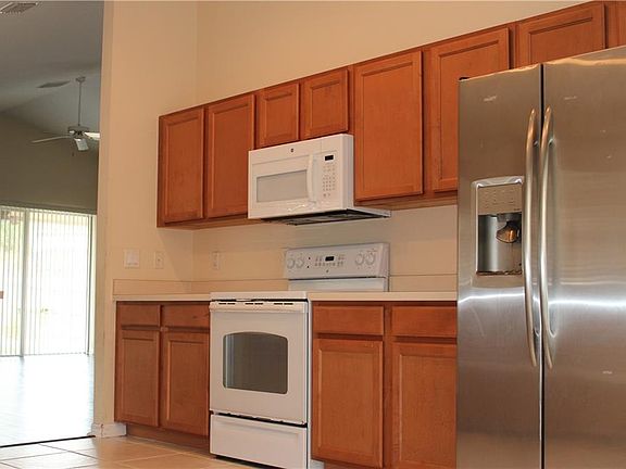 4th image of 3789 Hampton Hills Dr