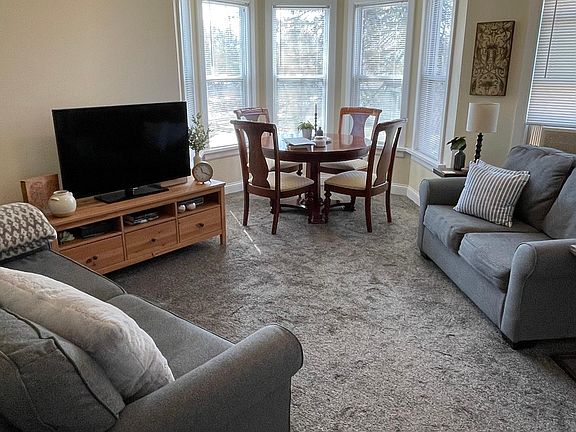 5th image of 514 W Wisconsin Ave #3