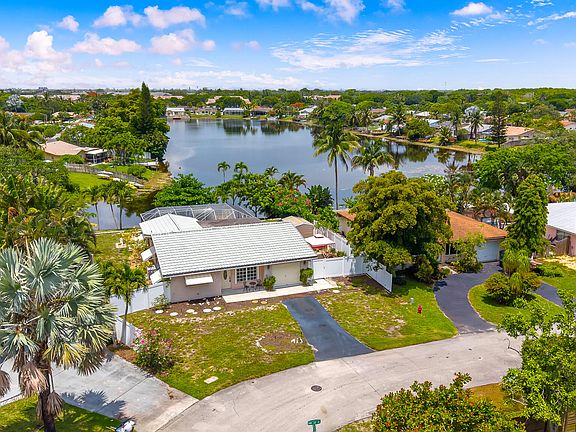 5th image of 6761 NW 32nd Avenue