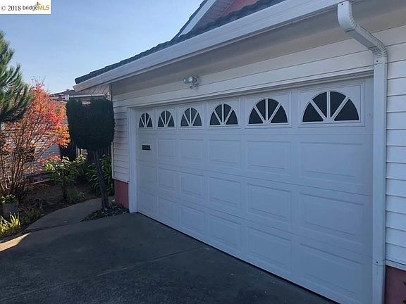 4th image of 2800 Oxford Ave