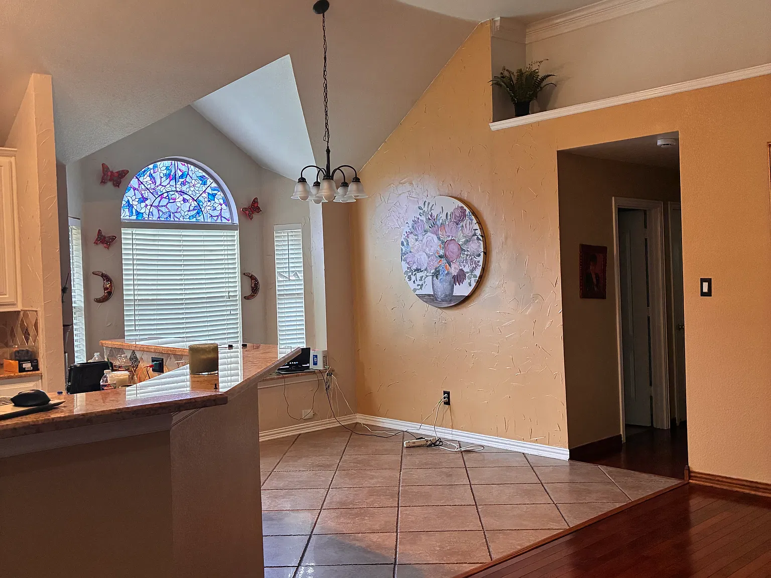 3 bed, 1950 sqft, $2,550 — Photo 3