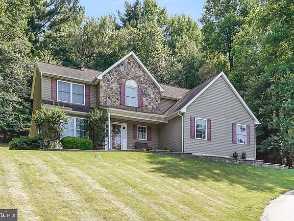 2nd image of 4009 Katie Ln