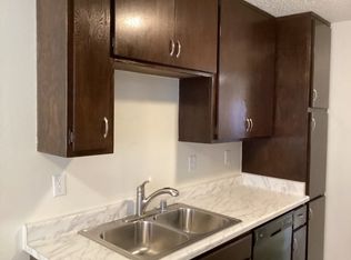 5036 West St #L-8-14, Lancaster, CA 93535