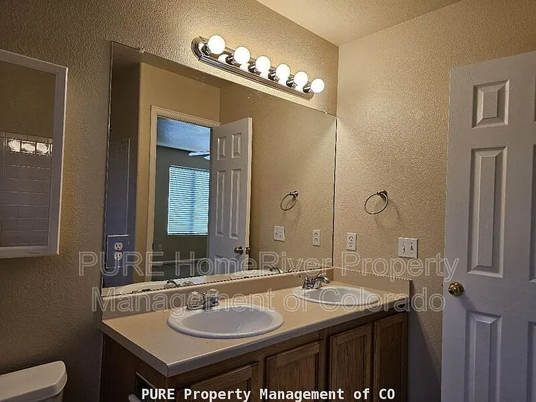 9394 Cove Creek Dr — Photo 14