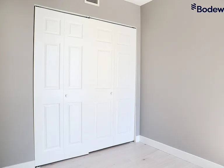 63 Keefer Pl #2009 — Photo 11