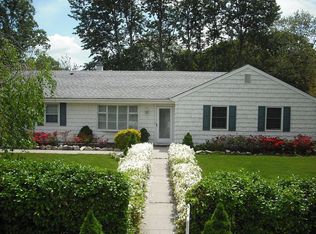 4 Linden St, Centereach, NY 11720