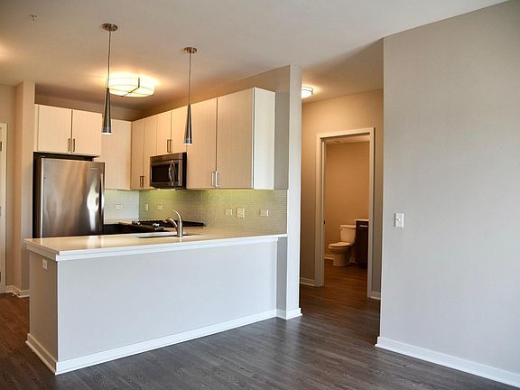 2nd image of 2505 S Highland Ave #140