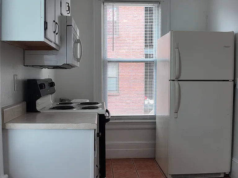27 Salem St #2 — Photo 6