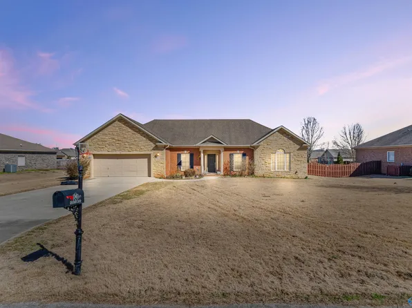 454 Bell Cir NE, Huntsville, AL 35811