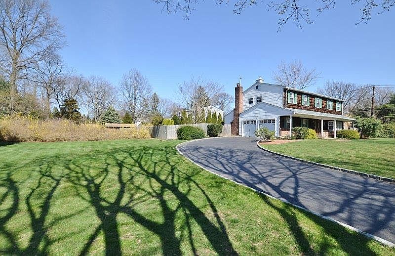 2nd image of 41 Kivy St E