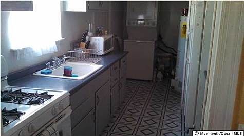 4th image of 8 Parkway Blvd
