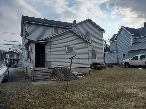 3rd image of 306 E 4th St