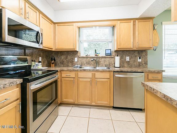 2nd image of 3570 Seafoam Ln