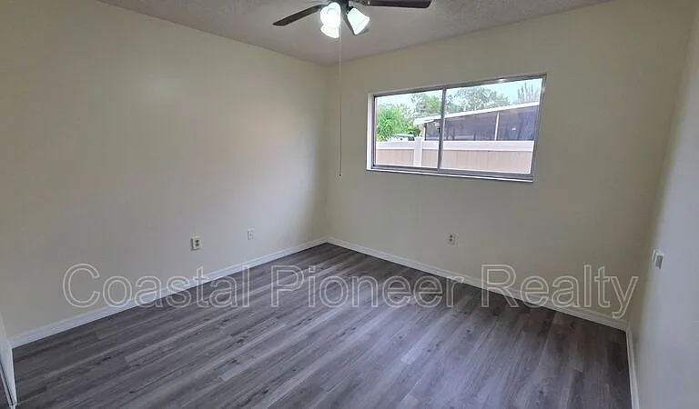 4817 Cypress Tree Dr — Photo 22