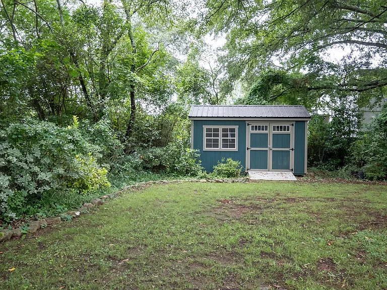 420 Clover St — Photo 37