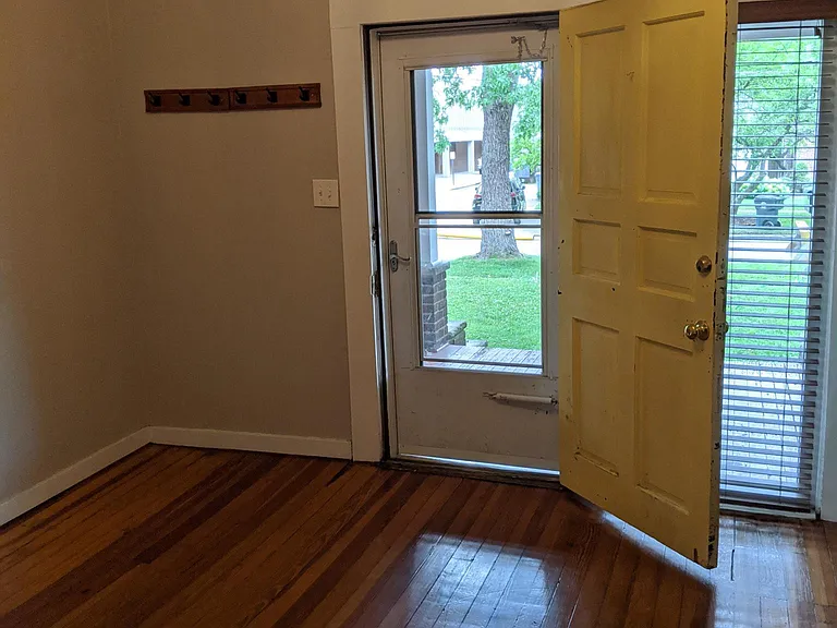 725 Cramer Ave — Photo 16