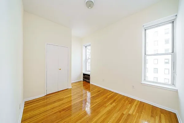 Rented by Douglas Elliman | media 8