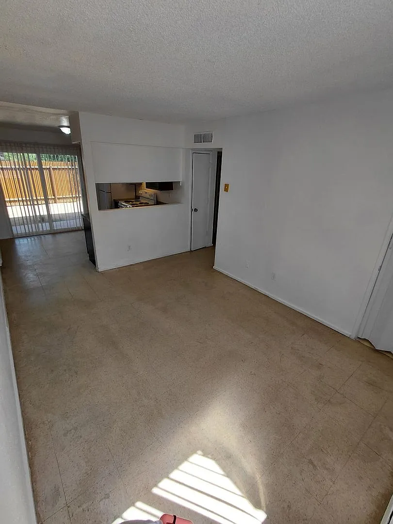 1360 E. Drexel Road — Photo 2
