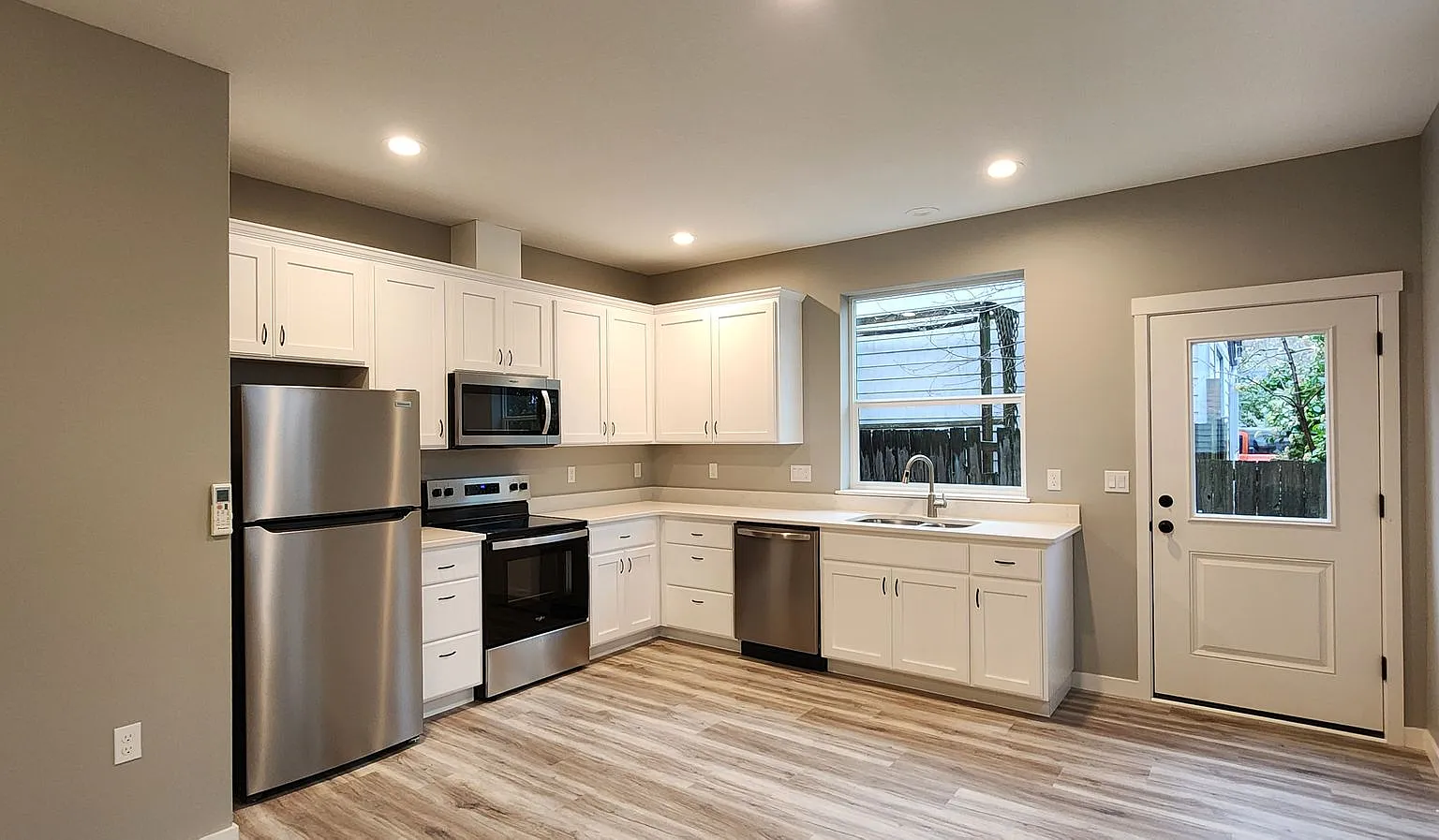445-McCoy Ave — Photo 1