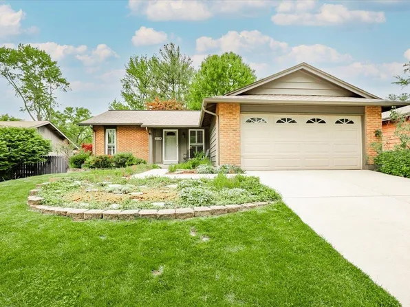 2114 Cherrycove Ct, Maryland Heights, MO 63043