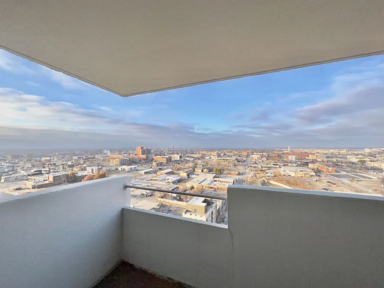 The Regency Apartments — Photo 136