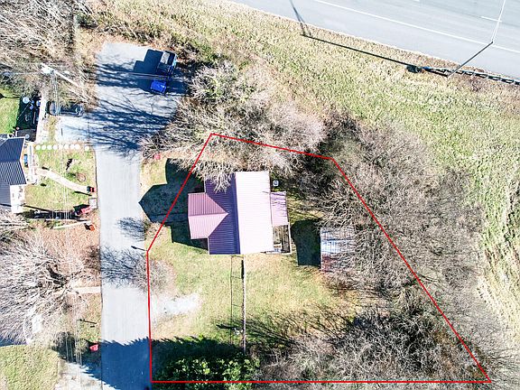 2nd image of 212 Young St