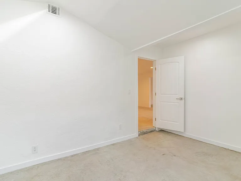 3643 1st Ave — Photo 23