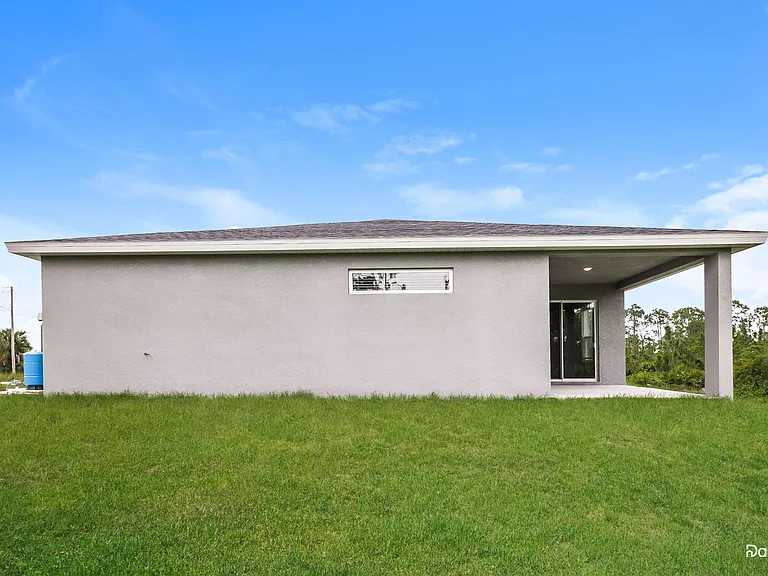 856 Anchor St E — Photo 15