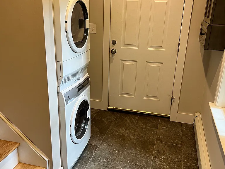 29 Columbia St #2 — Photo 9