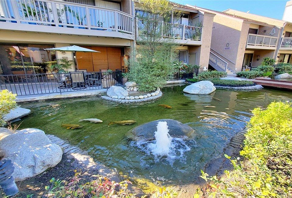 1st image of 10610 Lakeside Dr N #213