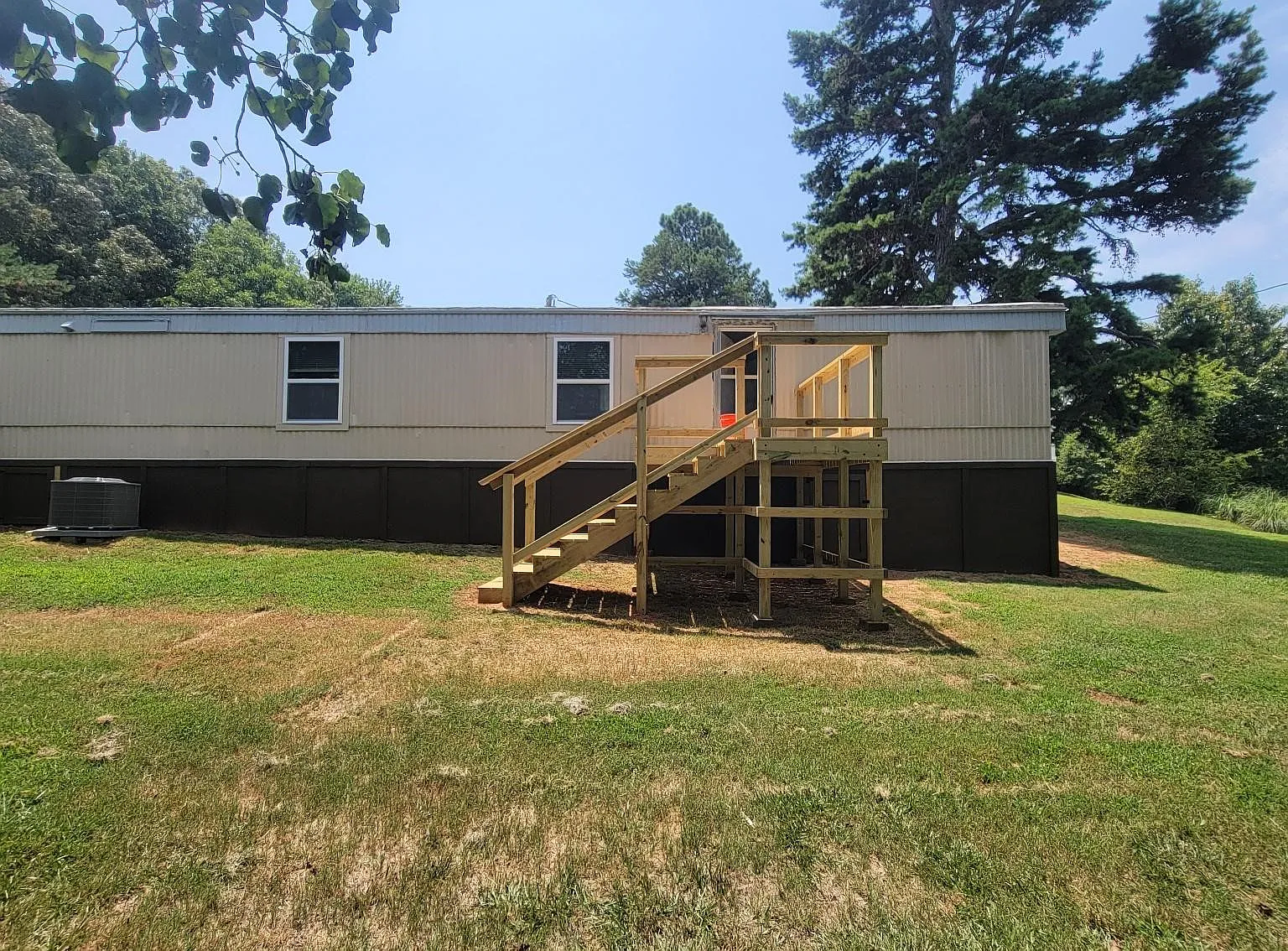 2 bed, $1,100 — Photo 1