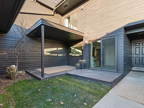 3rd image of 2115 Ridgewood Way