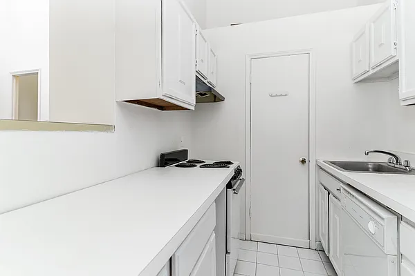 Rented by REAL New York | media 3