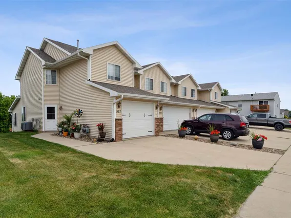 527 E Goldfinch Dr, Tiffin, IA 52340