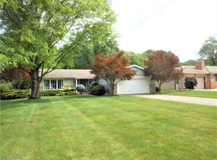 3046 Algonquin Dr, Poland, OH