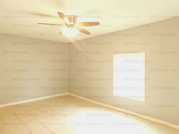 4th image of 306 Daman Dr