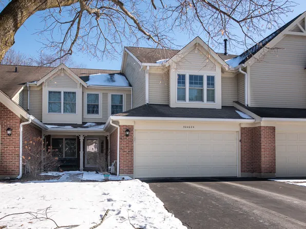 30W024 Redwood Ct, Warrenville, IL 60555