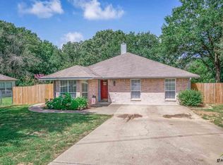 15407 Lindsay Ln, Lindale, TX 75771