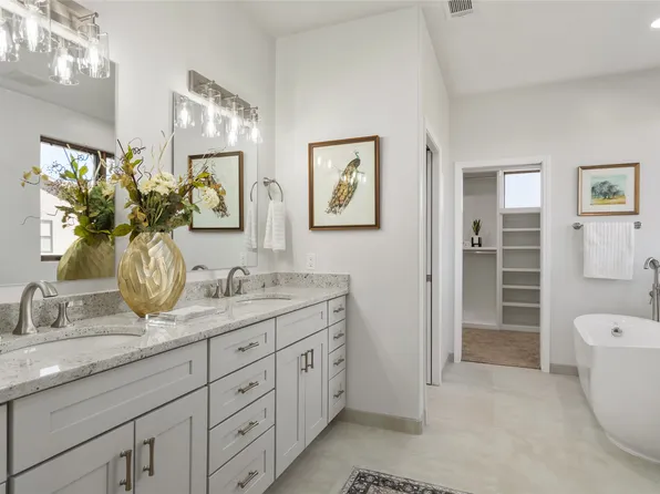 220 Grand Canyon Dr, White Rock, NM 87547